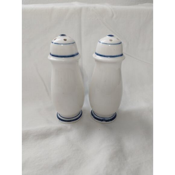 Vintage Tennessee State Capitol White Blue Salt And Pepper Shakers 4" Japan - Picture 3 of 4